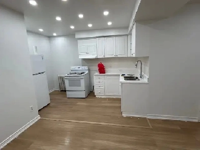 2 BEDROOM APT ( ALL INCLUSIVE) ST CLAIR AVE W Image# 8