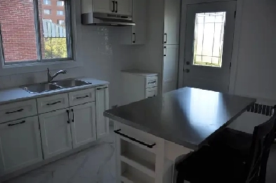 5 1/2 NDG / Côte-Saint-Luc –  Premier Etage -  Balcons - RENOVER Image# 2