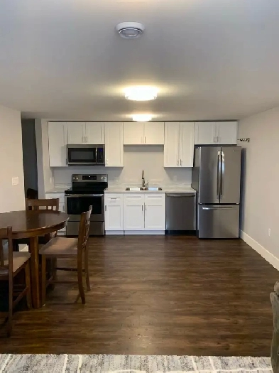 ALL INCLUSIVE, FURNISHED, ONE BEDROOM APARTMENT IN CORNWALL Image# 6