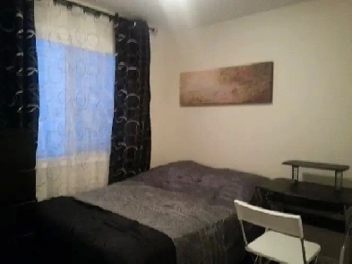 FULLY FURNISHED ROOM IN THE MAINFLOOR FOR MALE IN SADDLETOWNE NE Image# 1