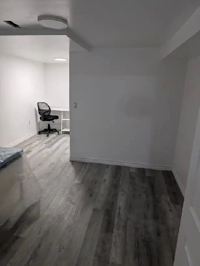 Large furnished room for rent (Jane and Eglington Area) $1100 Image# 1