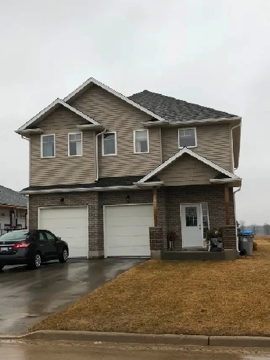 Executive three-bedroom home for rent in Listowel! Image# 1