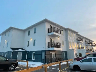 Modern 1 Bedroom Apartment with Balcony Image# 5