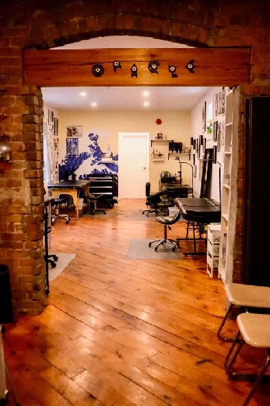 Exposed Brick and Beam Office near Coxwell subway station Image# 1