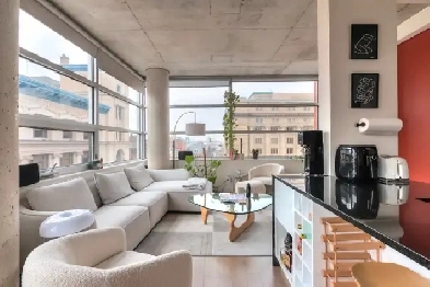 Luxueux 2 CAC | Vue Panoramique & Garage | Vieux-Montréal Image# 3