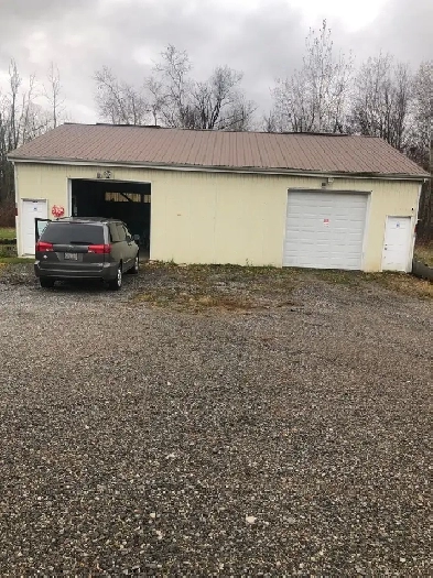 Garage  / Barn for rent Image# 1