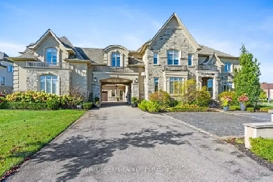 Fabulous Estate w/ A Pool & Basketball Court On A 1.5 Acre Lot! Image# 6