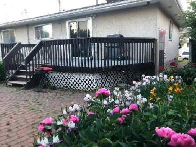 A furnished room in a house by Southgate LRT Station Image# 5