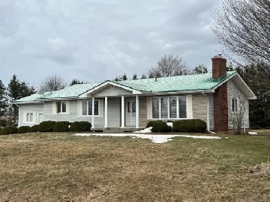 3 Bed and 2 Bath - 10 Johnson Drive, Stratford Image# 8