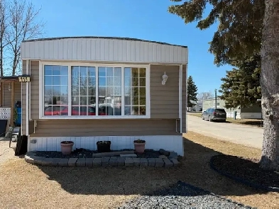 South Glen Park 2  Br/Den 1,220 sq.ft ONLY $199,900! Image# 1