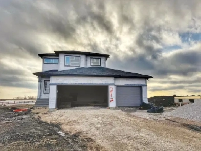 Spacious Modern Home with Triple Car Garage & Expansive Pie Lot! Image# 1