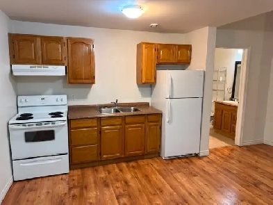 1 Bedroom Apt - Downtown Truro Utilities Included Image# 1