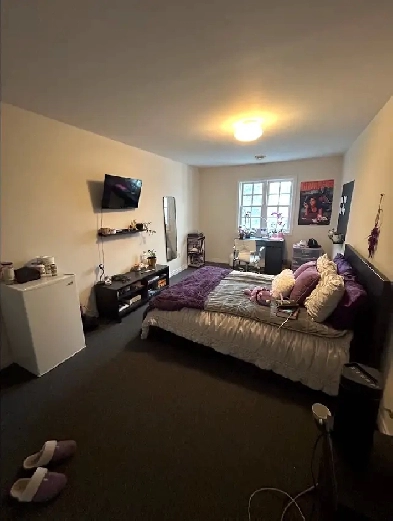 Summer sublet Chancellors Way Image# 1