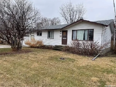 JUST LISTED  807 1st Street West Image# 3