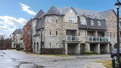 ➡STUNNING UPGRADED 3 1 BR END UNIT TOWNHOME IN PICKERING! Image# 4