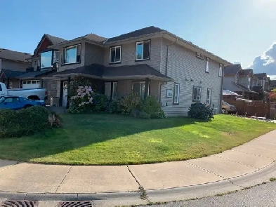 ROOM RENTAL SHARE 2 BEDROOM SUITE NEAR VIU Image# 1