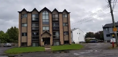 ST-JÉRÔME PETIT 3 1/2, 1 050$ SEMI-MEUBLÉ/CHAUFFÉ/WIFI, 1er juin Image# 4