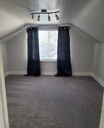 Triplex for Rent on St. Anne’s Road, Winnipeg-Old St Vital Area Image# 5