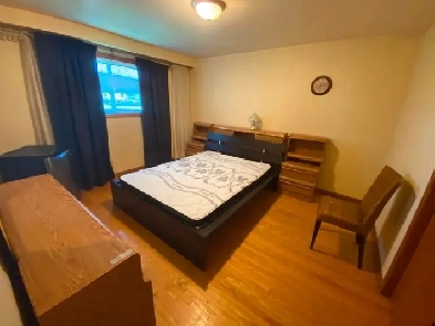 Cawthra / Burnhampthorp one furnished bedroom Image# 1