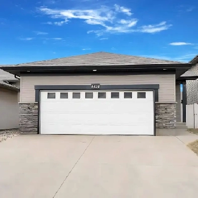 Move-in Ready Bungalow in Lakeview, North Regina Image# 10