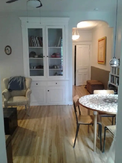 Beau Logement 5 1/2 d'époque Petite-Patrie près Métro Image# 3