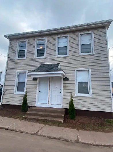 Furnished Charlottetown 3 Bedroom, 1.5 Bath Duplex for Rent Image# 8
