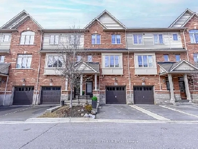 Sophisticated and modern Branthaven-built 3-storey townhome! Image# 10