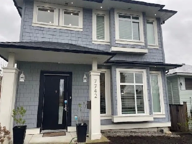 Eight-year-old 4 bed/4 bath home in Burnaby/Edmonds For Sale! Image# 10