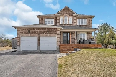 Luxury 3/Bed 3/Bath home minutes to Stittsville! Image# 1