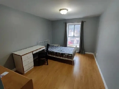 $750 Clean private single bedroom on 3rd floor, close to BCC Image# 1