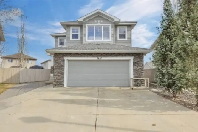 Beautiful Home on Massive Lot For Sale or For Trade! Image# 1