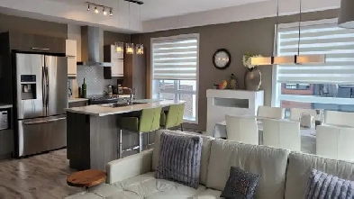 Condo à vendre avec garage et piscine Image# 1