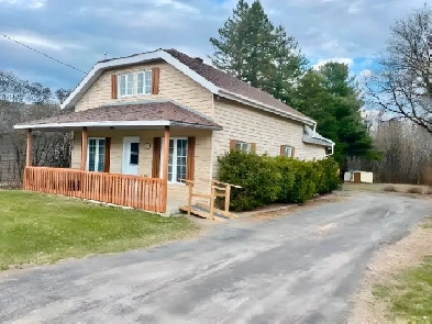 Maison 4 chambres à louer, grand terrain, Saint-Félix-de-Valois Image# 9