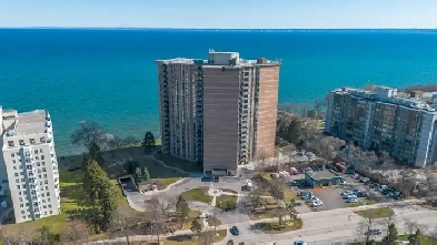 Lakeside Condo 2Br 2Bath Unit #908, Burlington (W12104878) Image# 2