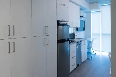 Studio unit at 1900 Simcoe Street Image# 1