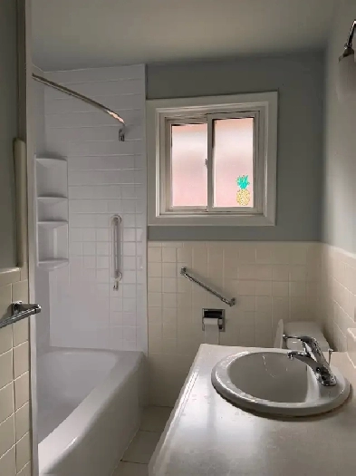 McMaster university student room rental Image# 1