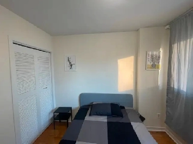 Furnished room @ Don Mills/Van Horne/all utilities WiFi laundry Image# 2