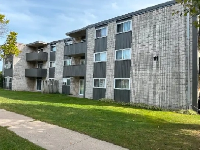 RENOVATED 1 BEDROOM APT. AVAILABLE FOR MAY 1ST. Image# 1