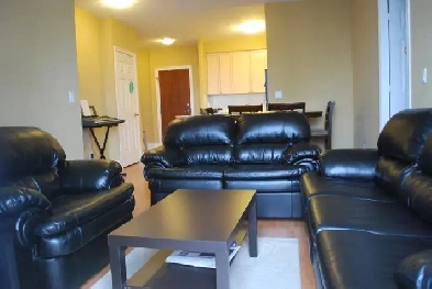 Beautiful 2 Bedrooms Den 2 Bathrooms Condo for Rent Image# 1