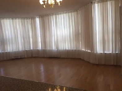 Spacious 2Bedrooms Den 2Bathrooms 2Parking Condo for Rent Image# 1