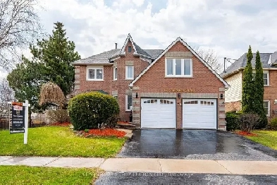 ⚡STUNNING BY THE LAKE 4 2 BEDROOM HOME WITH INGROUND POOL! Image# 14