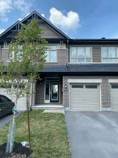 Beautiful 3-bedroom townhouse for rent in Kanata / Stitsville Image# 1