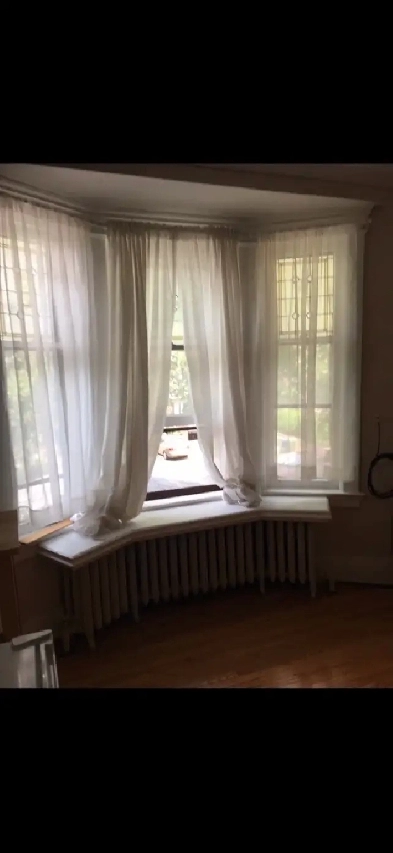 High Park-Roncesvalles Large Private Bright Furnished Room May 1 Image# 1