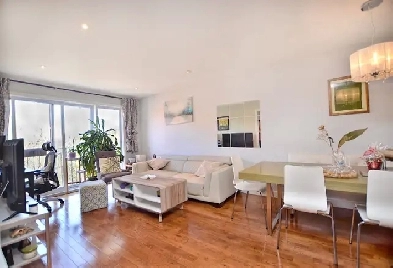 4 1/2, Vieux Rosemont Image# 1