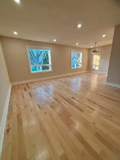 Stunning 3-Bedroom Bungalow for Rent in Whitby Image# 1