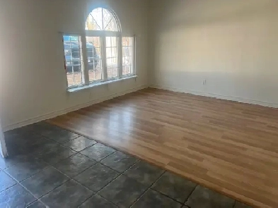 Kanata north huge private room for rent Image# 4