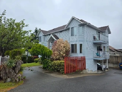 Renovated One Bedroom on Townsite Image# 2