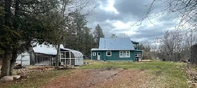 4-Season Cottage For Sale – Luskville, QC Image# 1