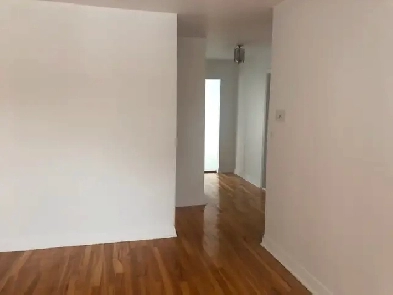 Spacious and Quiet 5 1/2 for rent immediately in central area Image# 1