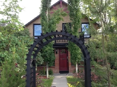 A small bedroom by SAIT available June 1, 2025 Image# 1